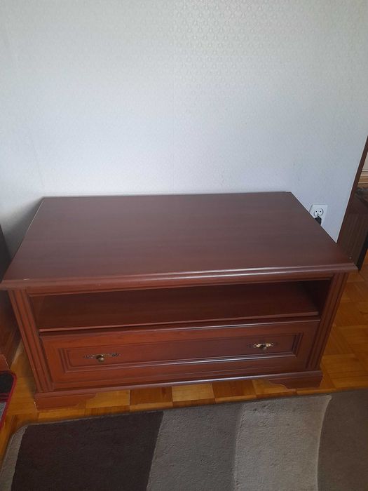 Szafka RTV klasyczna