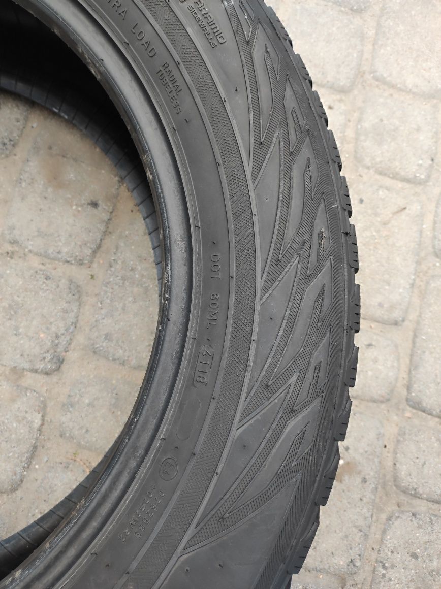 235.60.18 komplet opon zimowych Nokian WR SUV 3