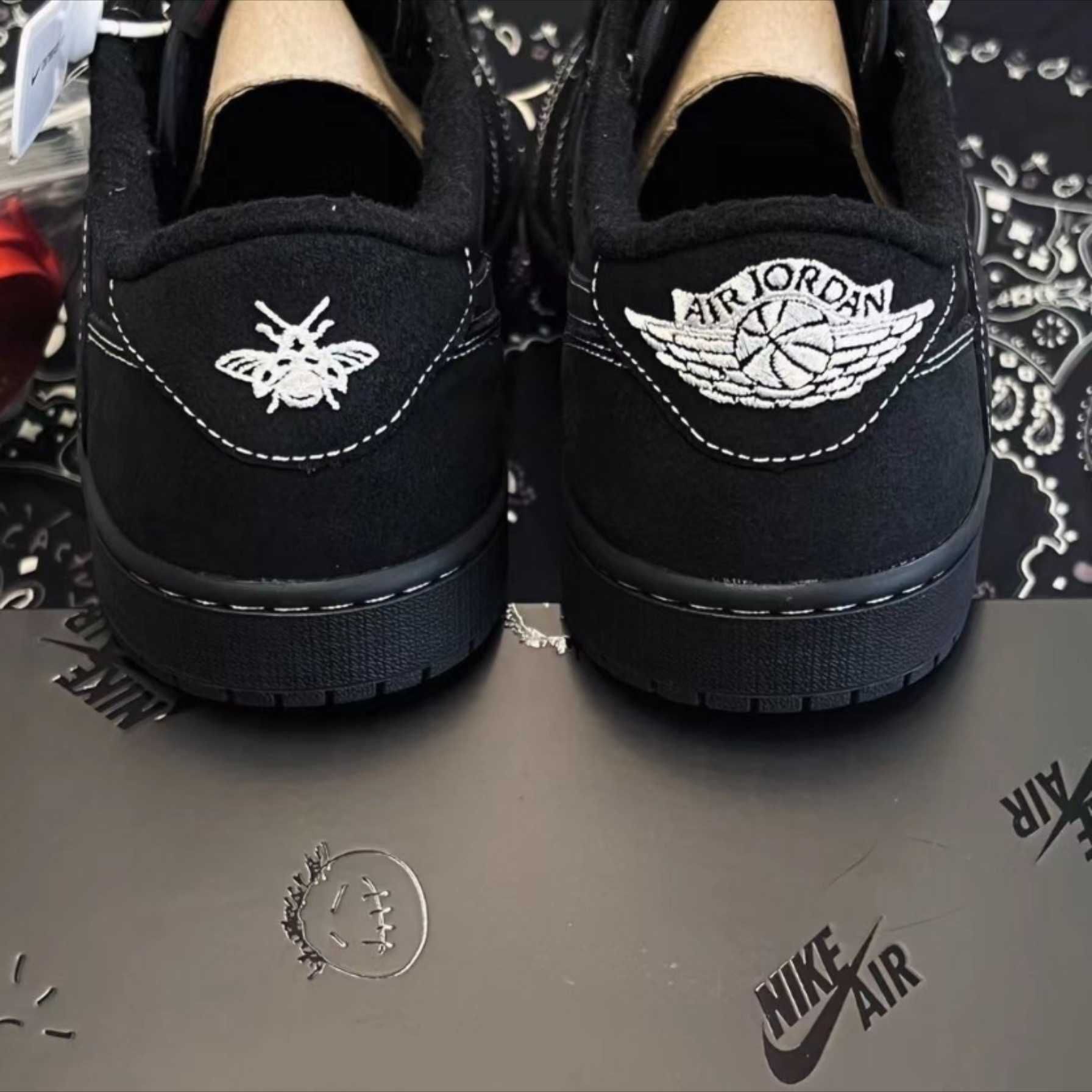 Jordan 1 Retro Low OG SP Travis Scott Black Phantom R.41