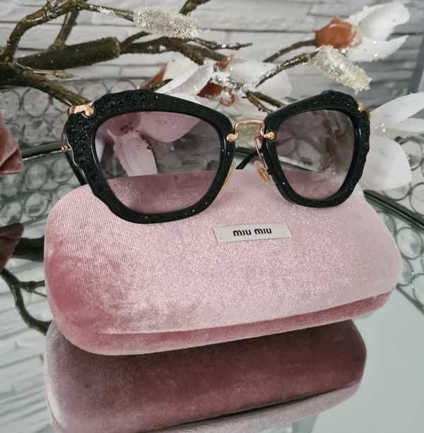 MIU MIU PRADA Okulary Przeciwsłoneczne 04QS czarne