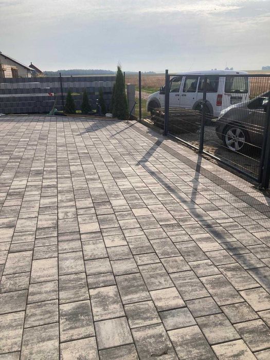 Brukarstwo. Układanie kostki brukowej.