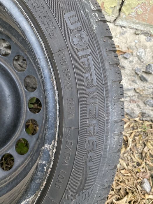 Продам диски з резиною у відмінному стані зима 215/55 R17