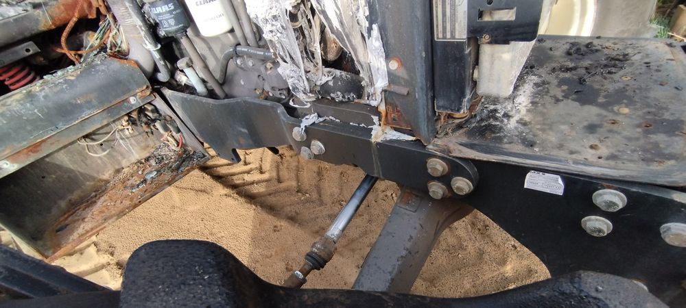 Przedni Tuz Maillux Mx + Wom/ Renault Ares seria 600