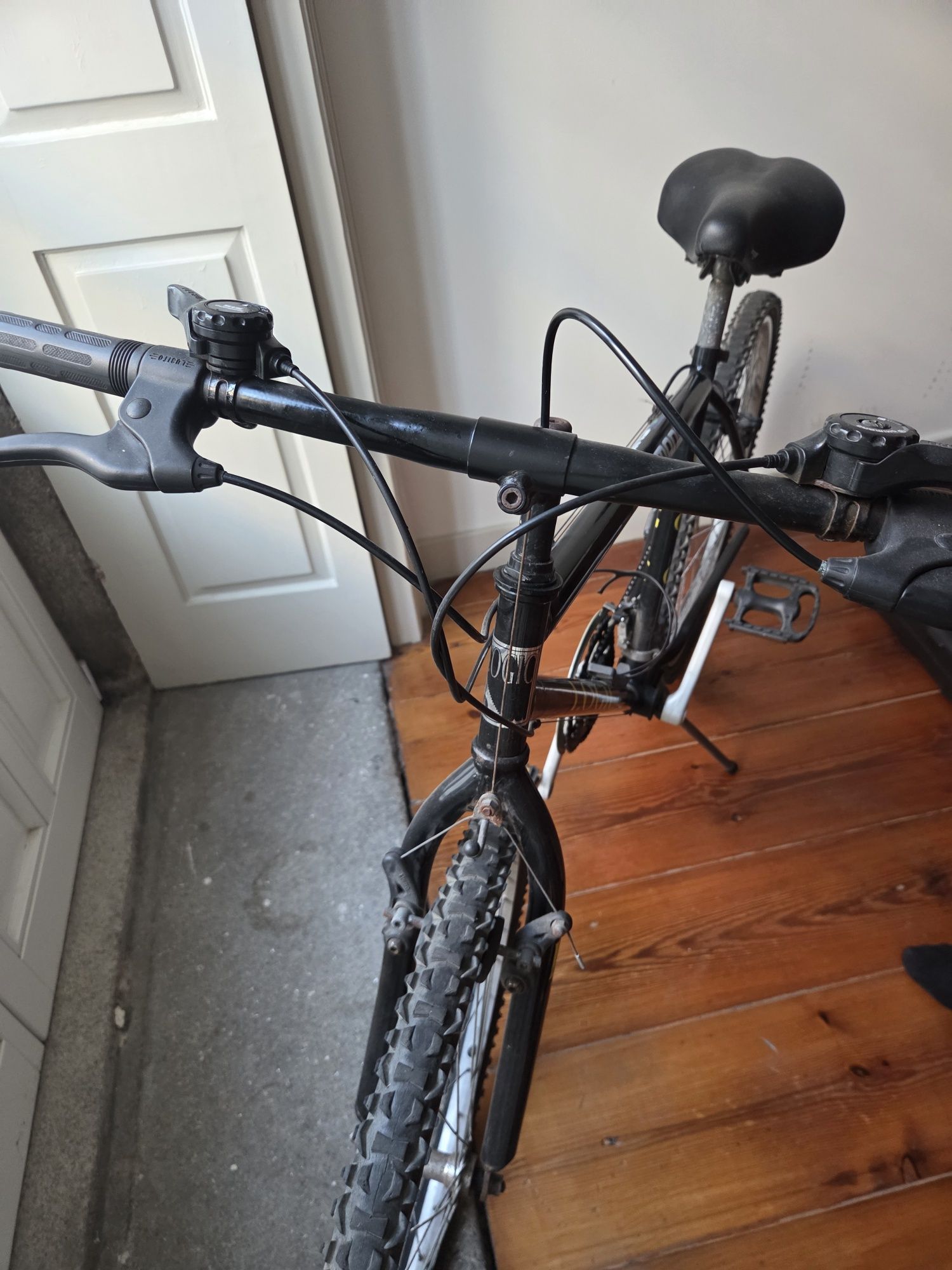 Bicicleta nova, usada 2 vezes apenas!!