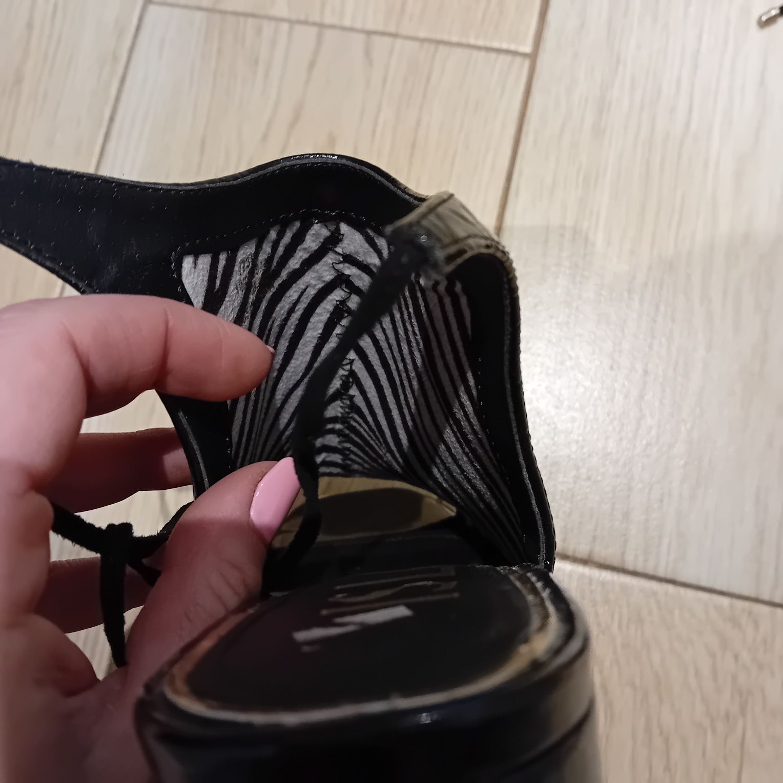 River Island piękne nowe buty 39 wygodny obcas na co dzień