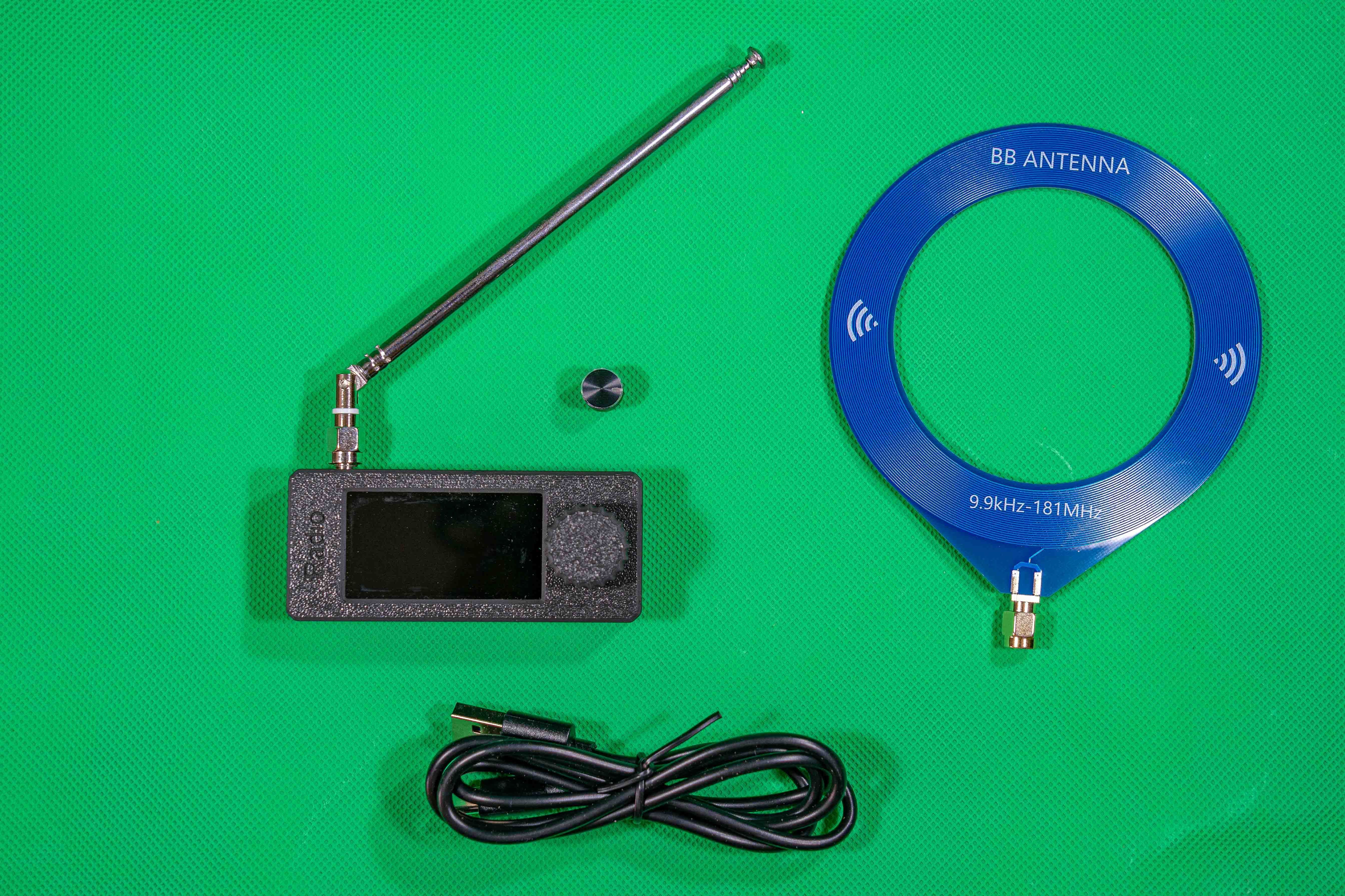 Recetor de radio multifrequencias novo na caixa.