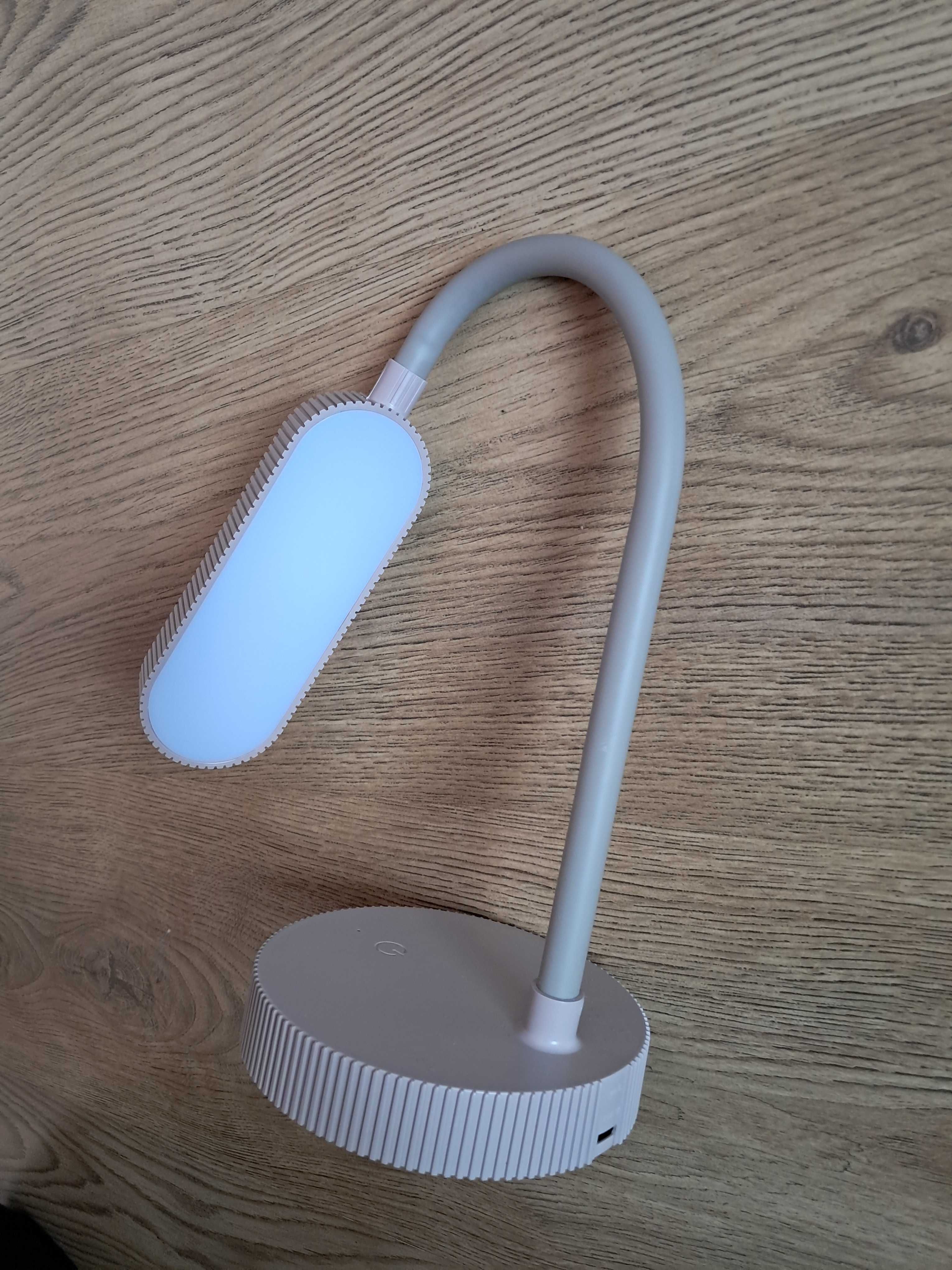 Lampka LED ruchomwe ramię ładowanie USB