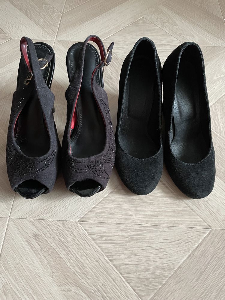 Продам кроссовки женские