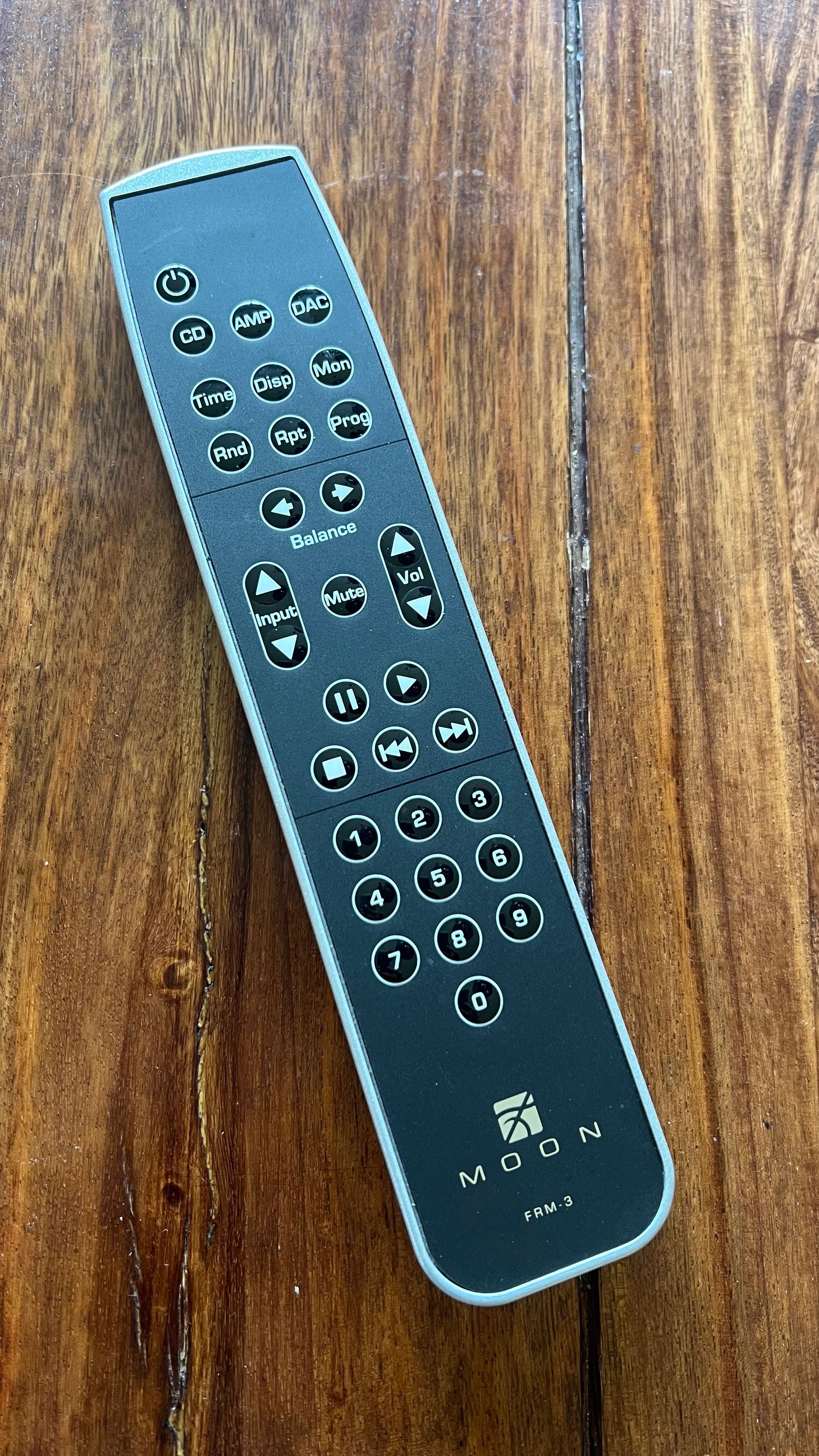 wzmacniacz moon 600i