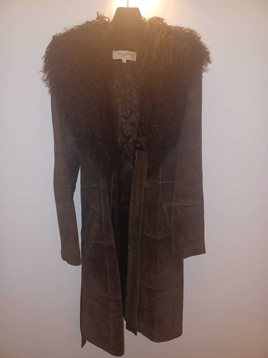 Casaco vintage comprido todo em pele forro almofadado da René Derhy