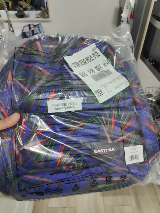 Mochila Eastpak nova