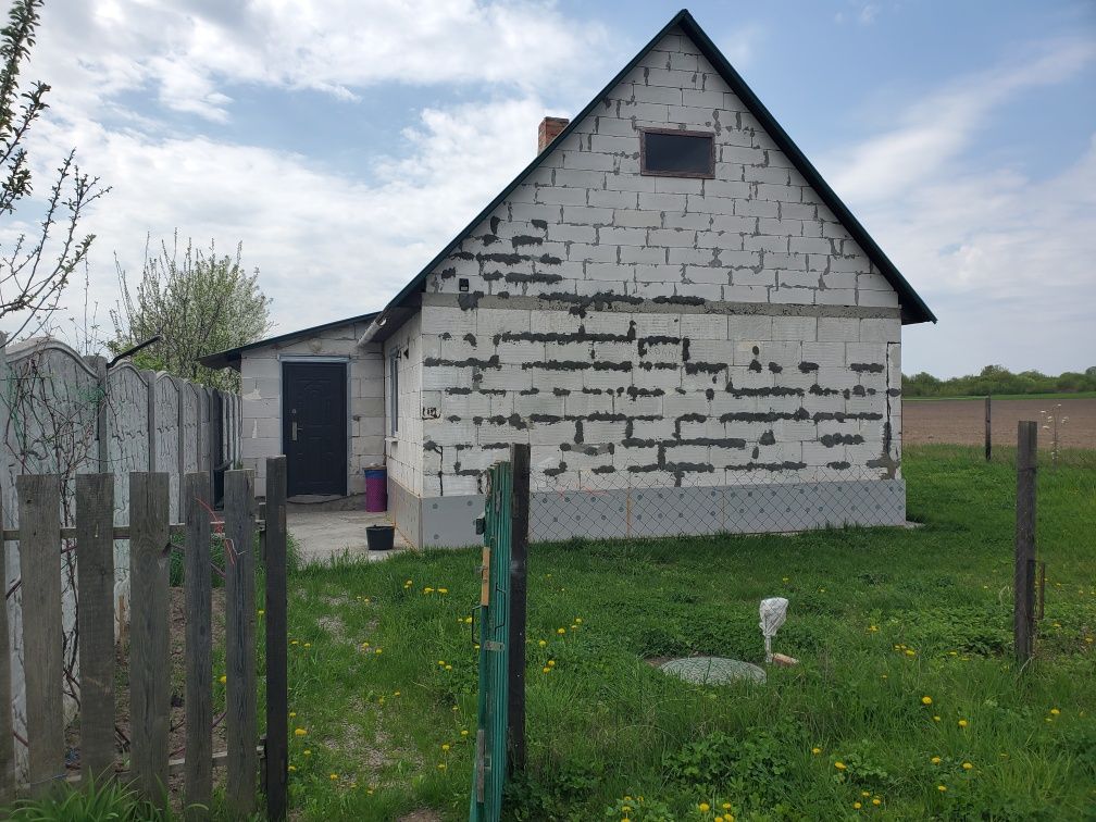 Продається будинок в Київській області 45 км. від Києва документи всі