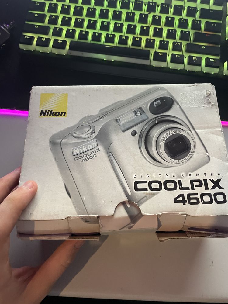 Nikon coolpix 4600 z opakowiniem oraz zestawem