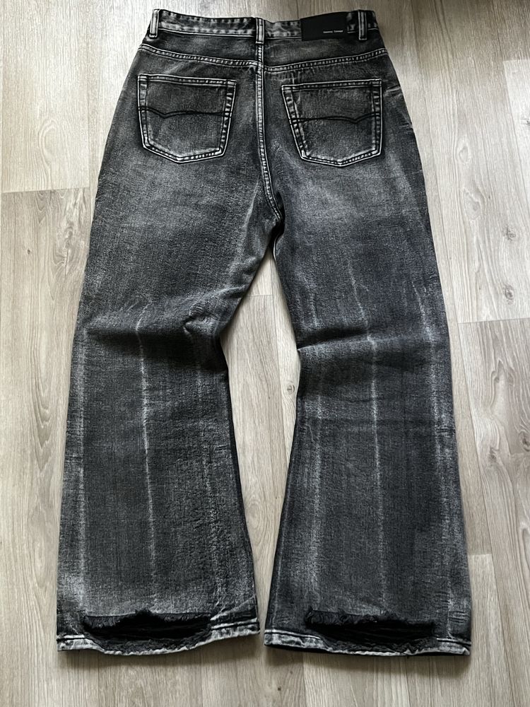 Джинсы клеш джинсы flared jeans balenciaga