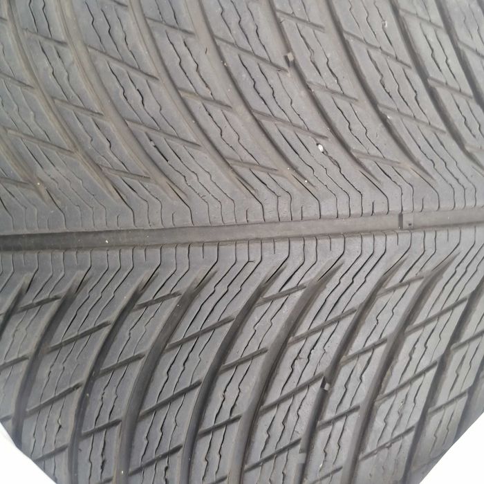 Зимние шины Michelin Pilot Alpin 5 SUV 275/50 R21