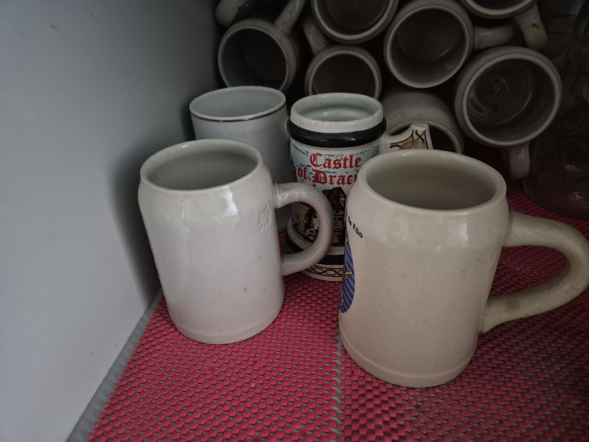Canecas de cerveja