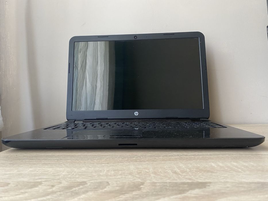 HP 15" - AMD E2, 8GB RAM, 750GB HDD, Windows 10
