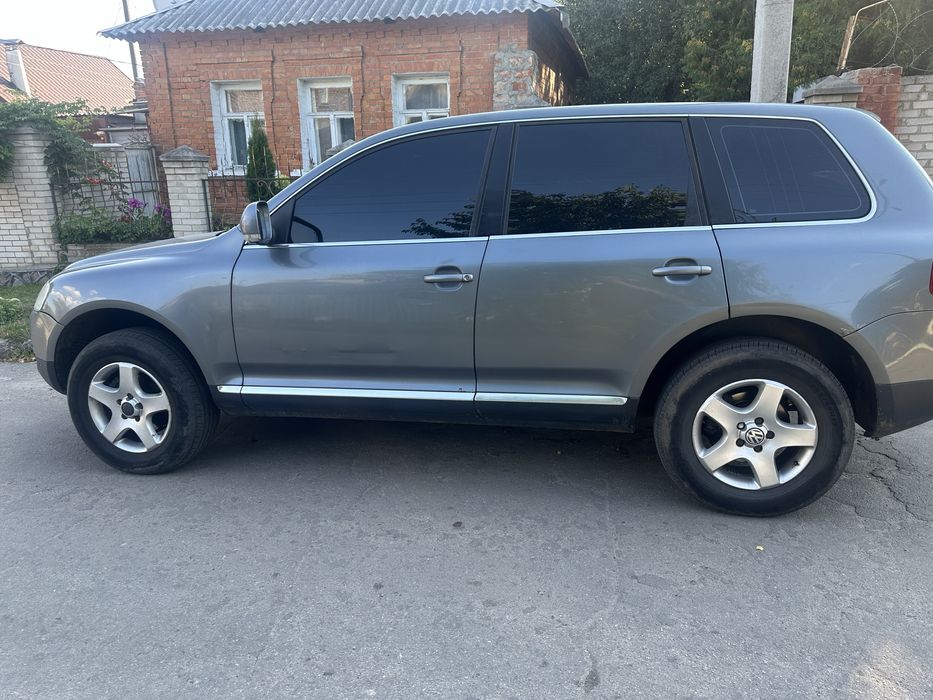 Продам Volkswagen Touareg 2.5