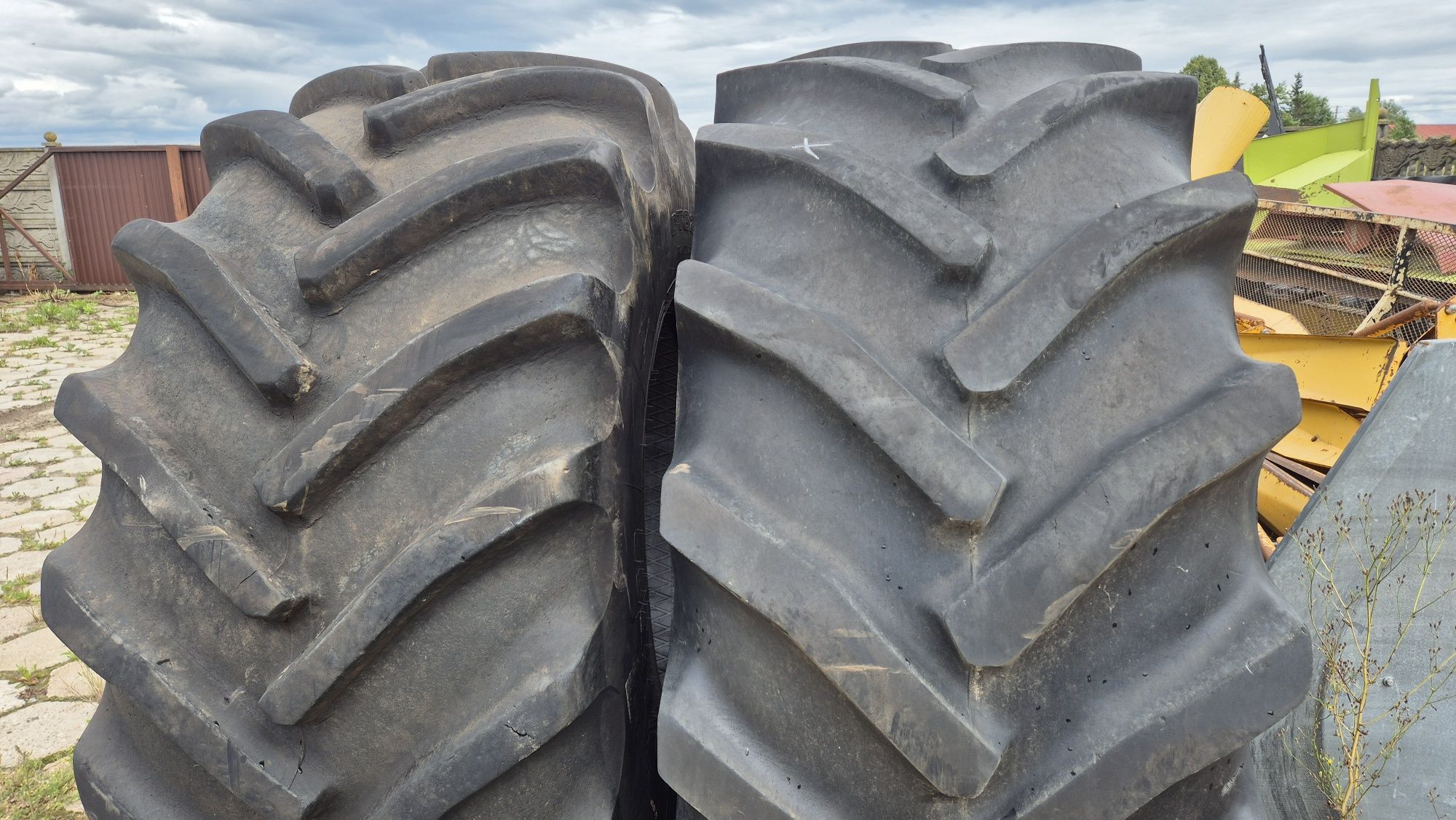 Opona kombajn goodyear 800/65R32 650/75R32