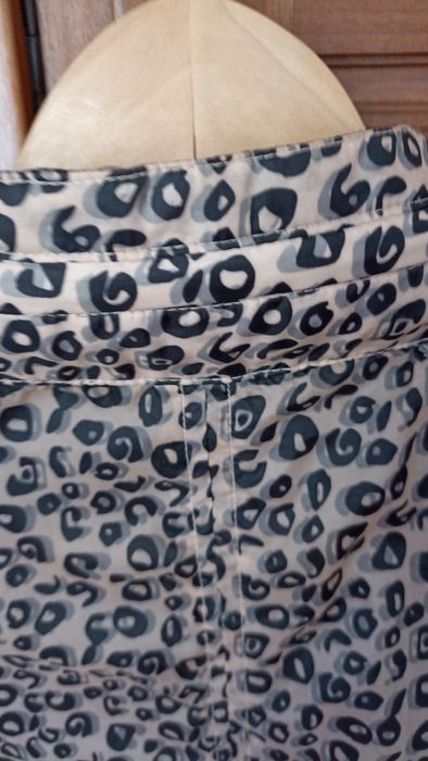 Casaco guarda vento animal print NafNaf 38