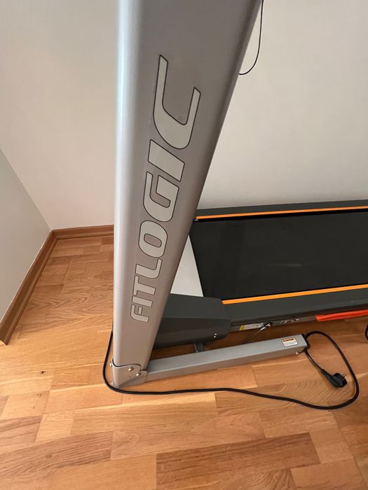 Бігова доріжка Fitlogic