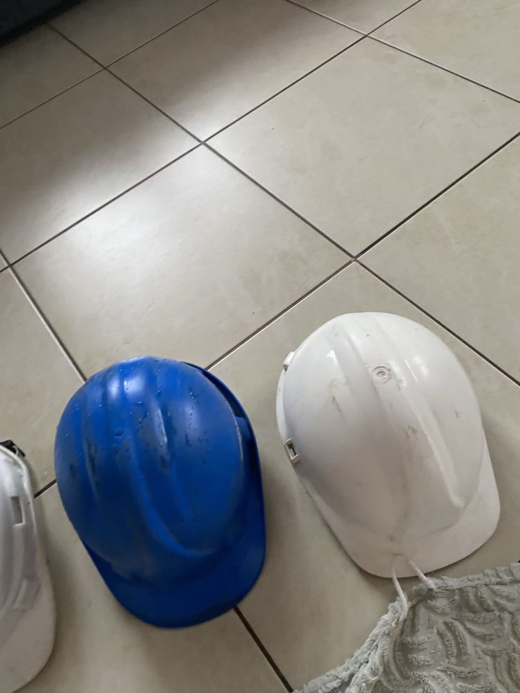 Kask bhp niezniszczony