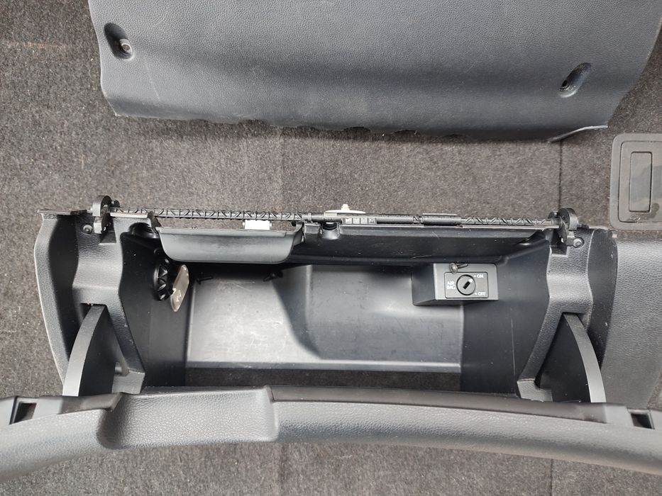 Бардачок Шкода Октавія А5 бардачок пасажира салона Skoda Octavia A5