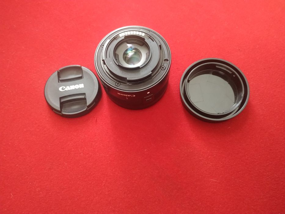 Объектив Canon 15:45 мм.IS-STM для бездзеркальных камер.