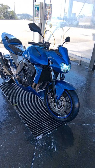 Kawasaki Z750 bom estado