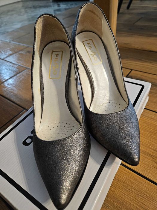 Buty czółenka filippo 37 sylwester szary brokat