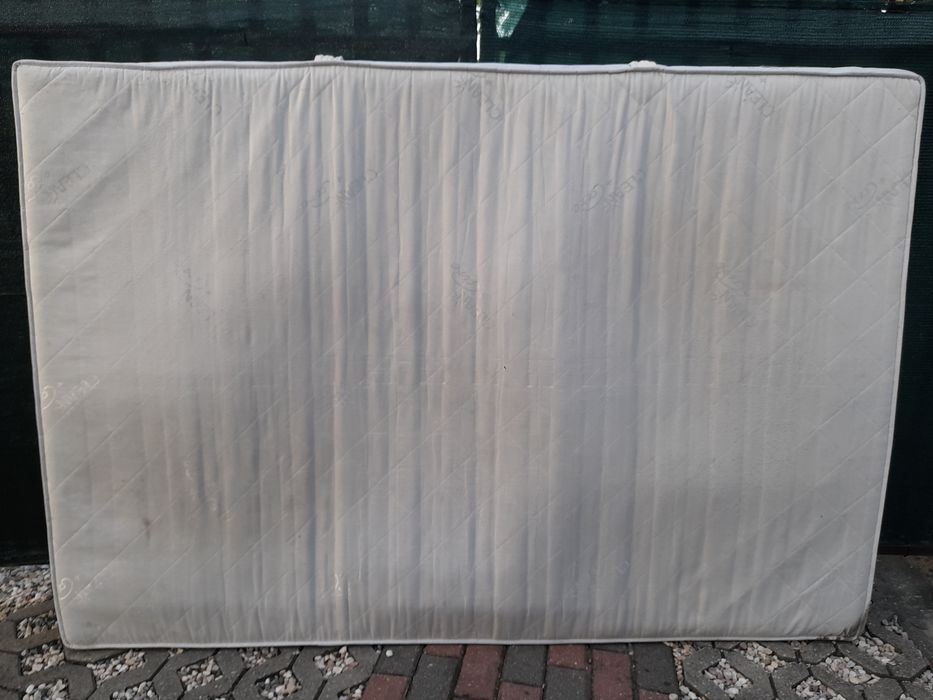 Materac sprężynowy 140x200