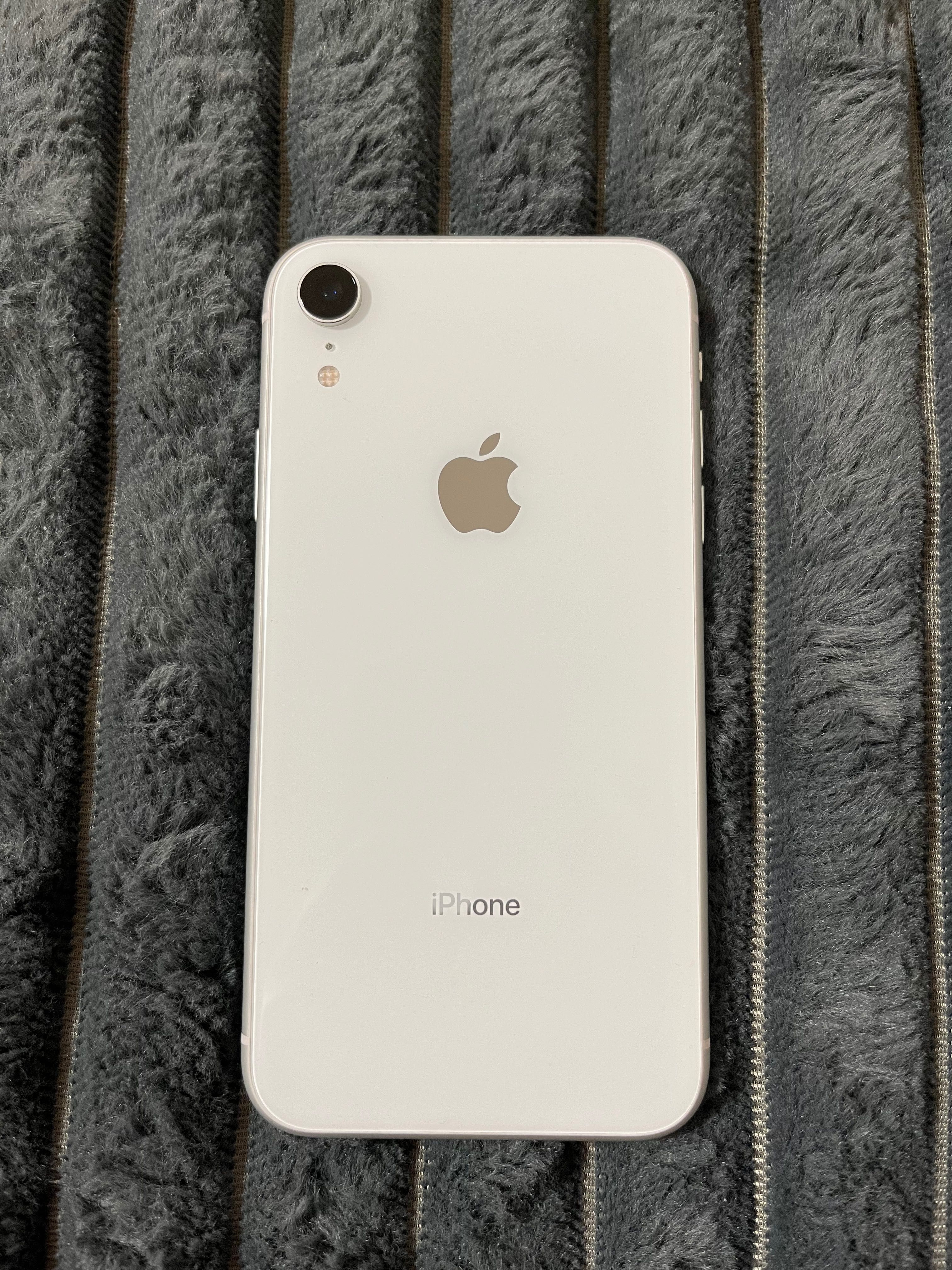 iPhone XR 64 GB white