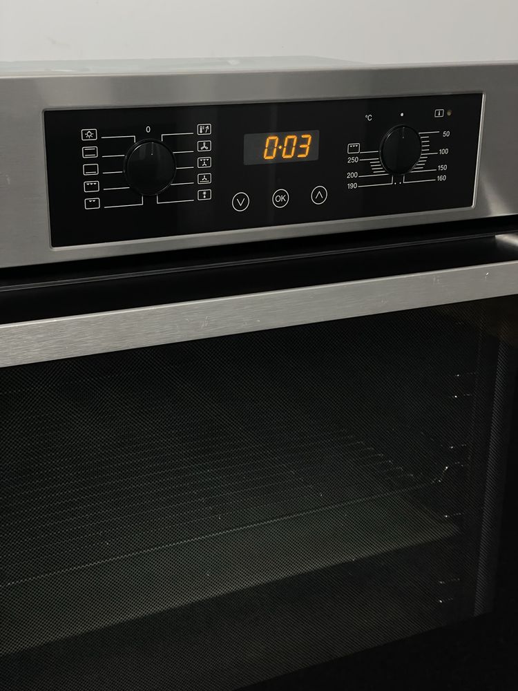 ЯКІСНА Духова шафа MIELE H 4710 B ПРЕМІУМ  Стандартні програми ІДЕАЛ
