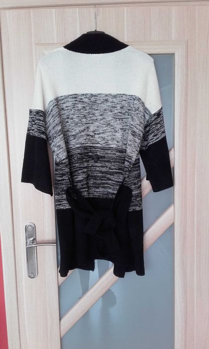 Sweter czarno-biały typu kardigan