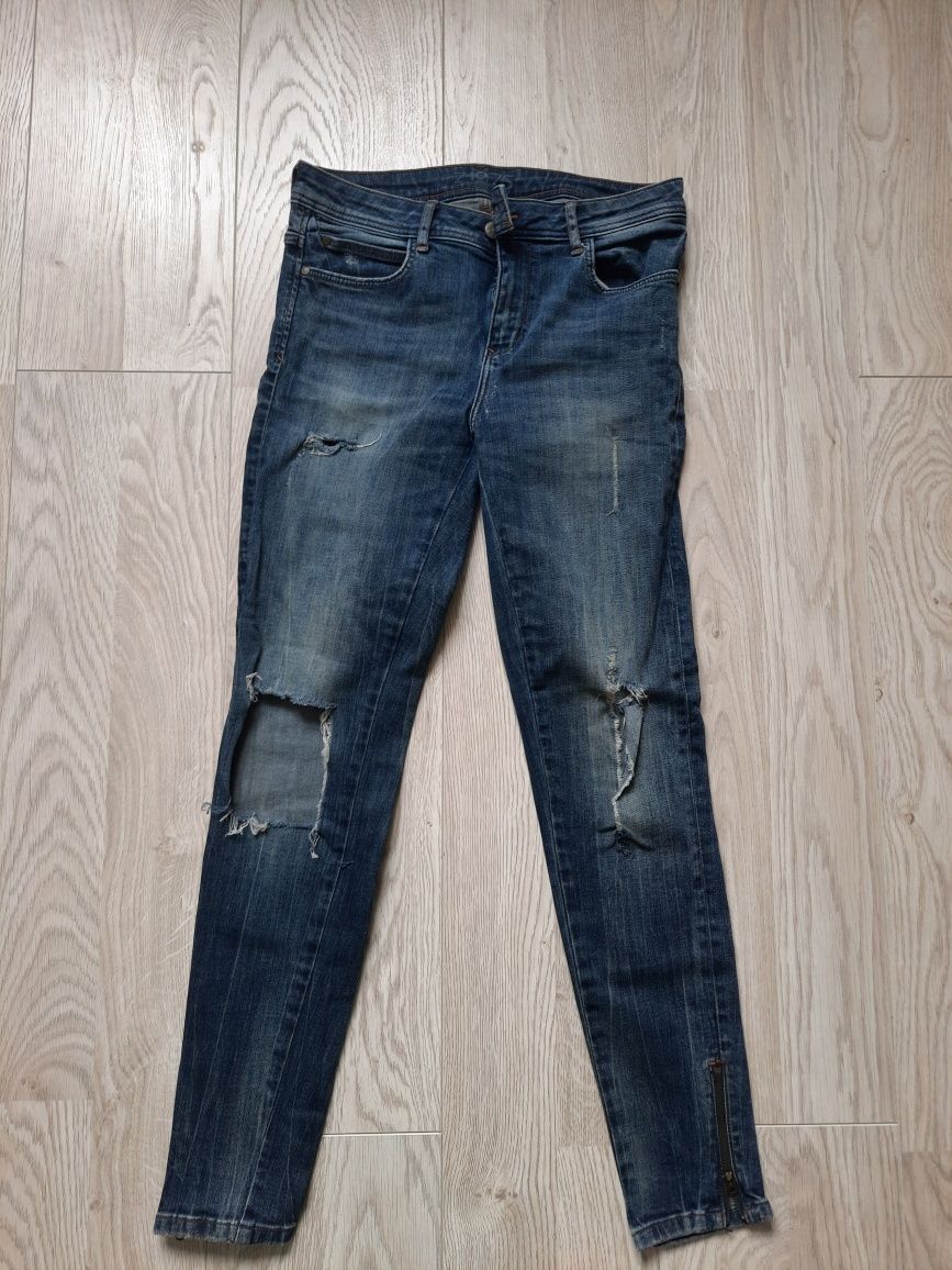 Zara spodnie jeansowe z dziurami