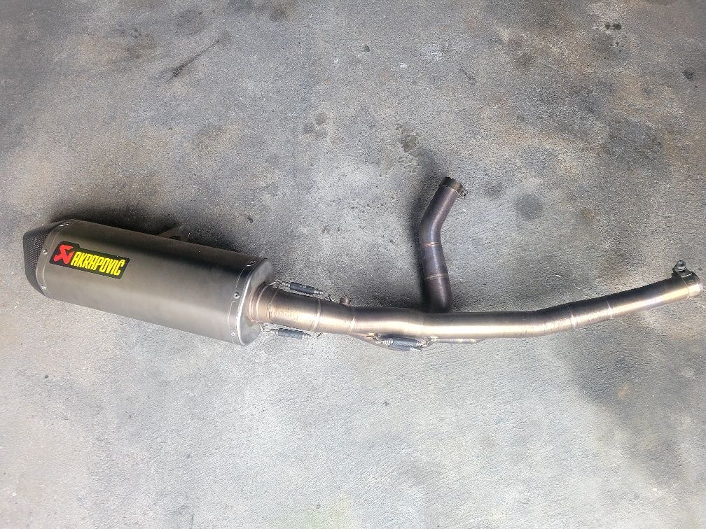 Escape vstrom 650 xt akrapovic