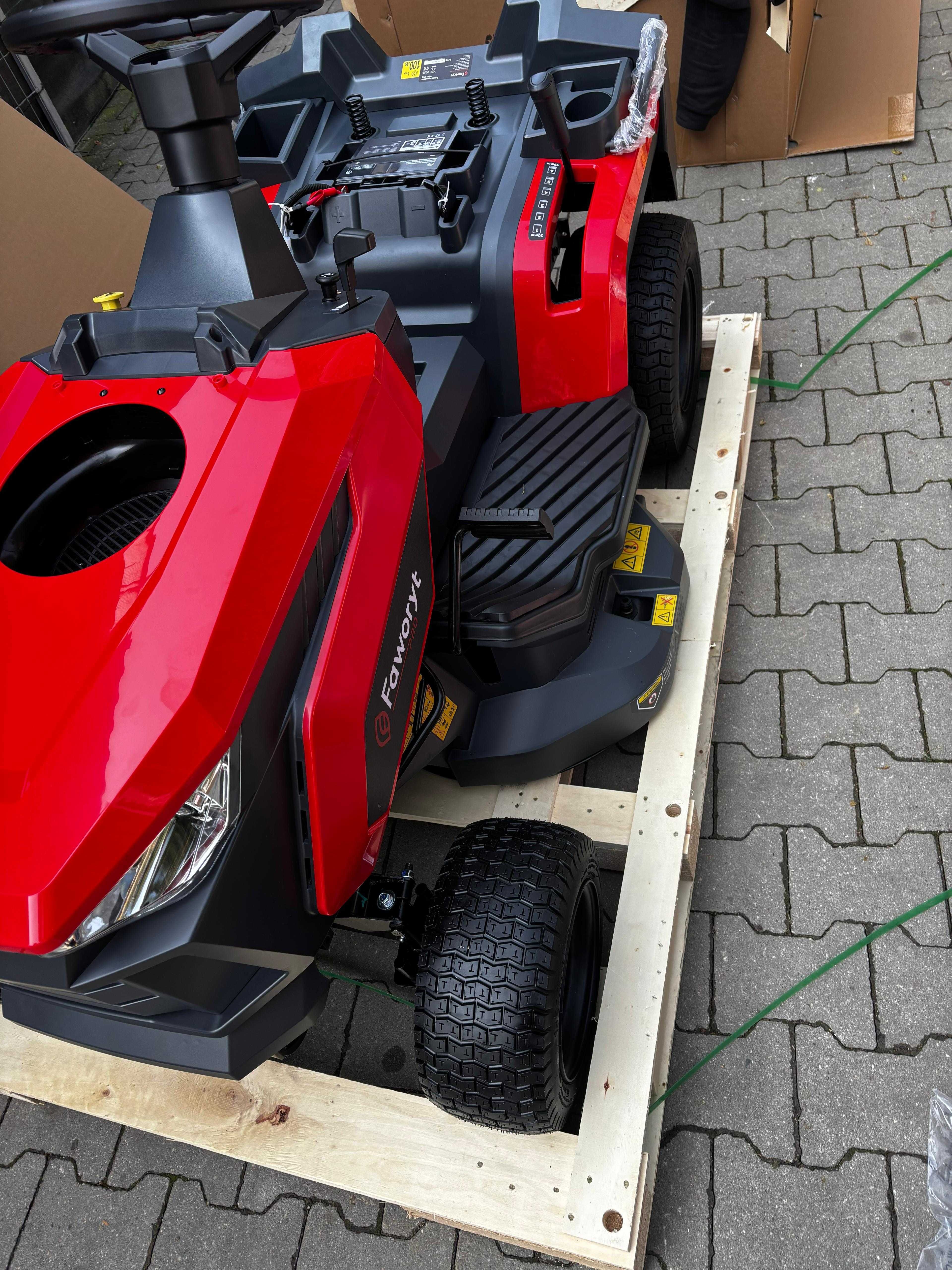 Traktorek Ogrodowy Traktor Kosiarka do trawy zkoszem 18KM Nowy FAWORYT