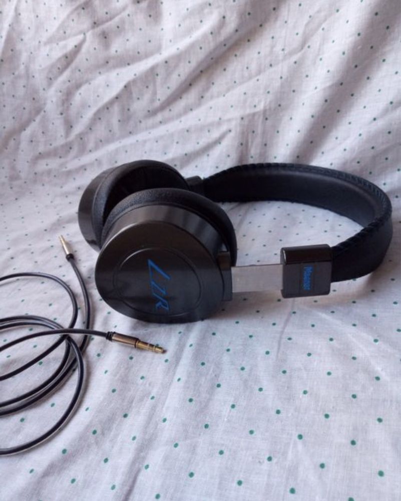 Magnat LZR 568BT Black/Blue наушники навушники