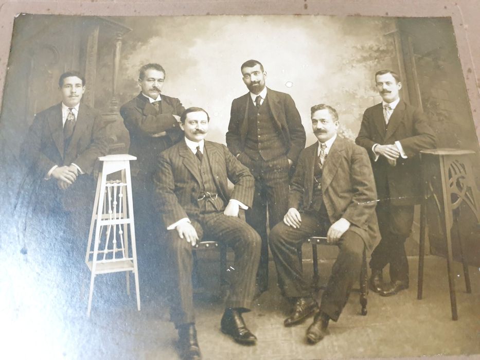 Grande antiga fotografia "Senhores com barbas" emoldurada