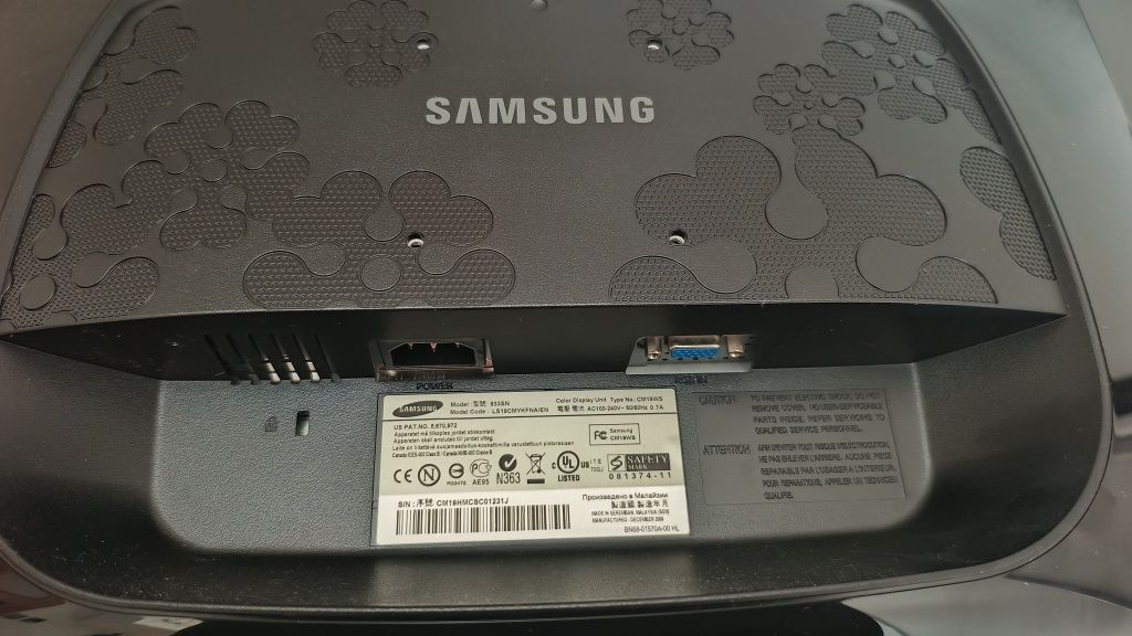 Monitor Samsung 17 cali SyncMaster 933