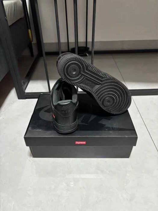 Buty Trampki Nike  Air Force 1 Low Supreme Black_R.38.5