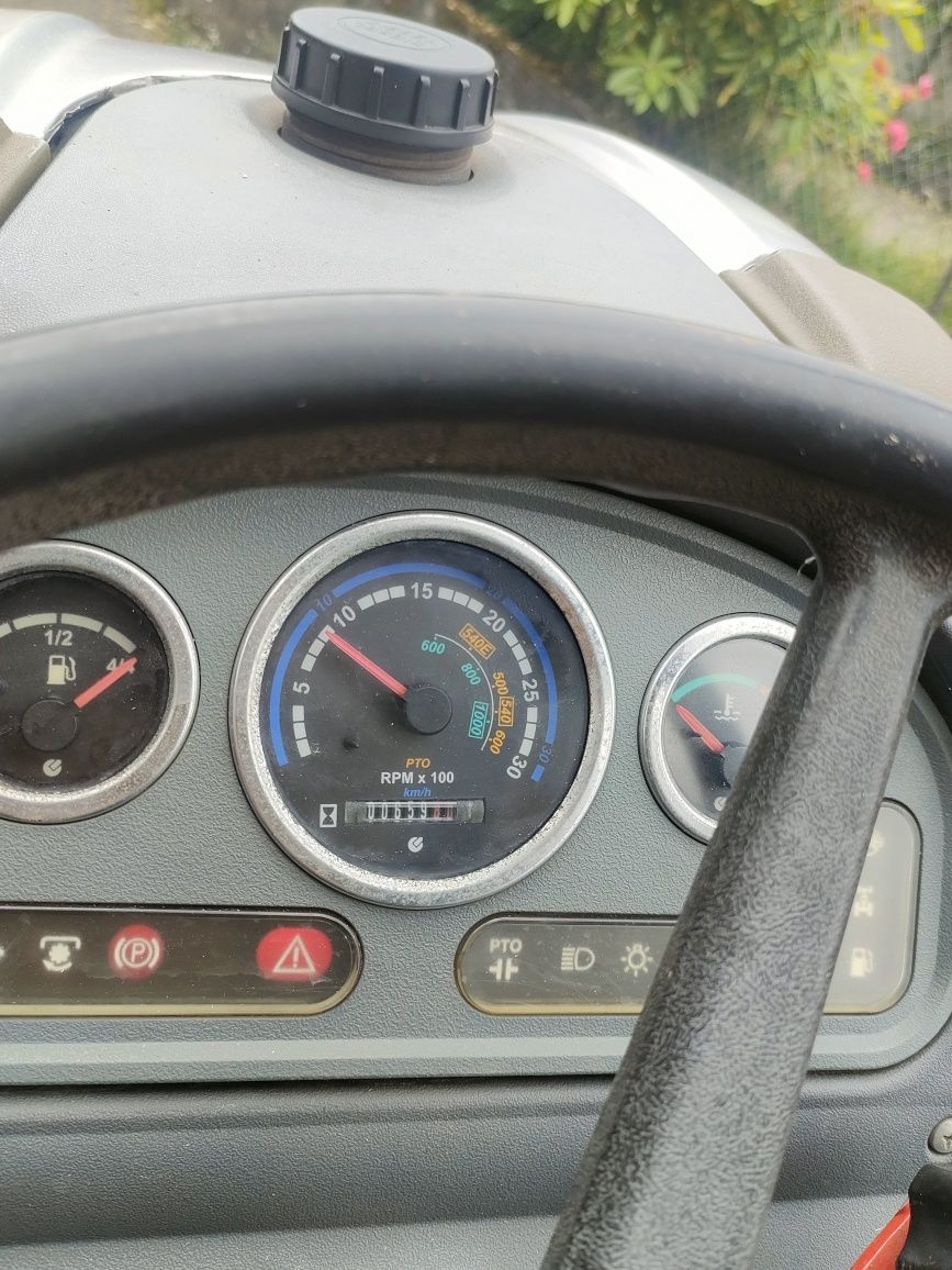 Tractor Lamborghini R155 e carroça