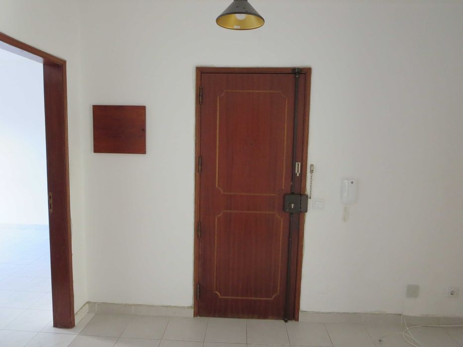 T2 Faro - central com muita luz e boas áreas