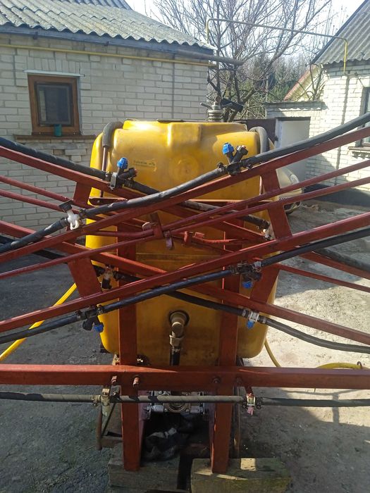 Оприскувач для трактора