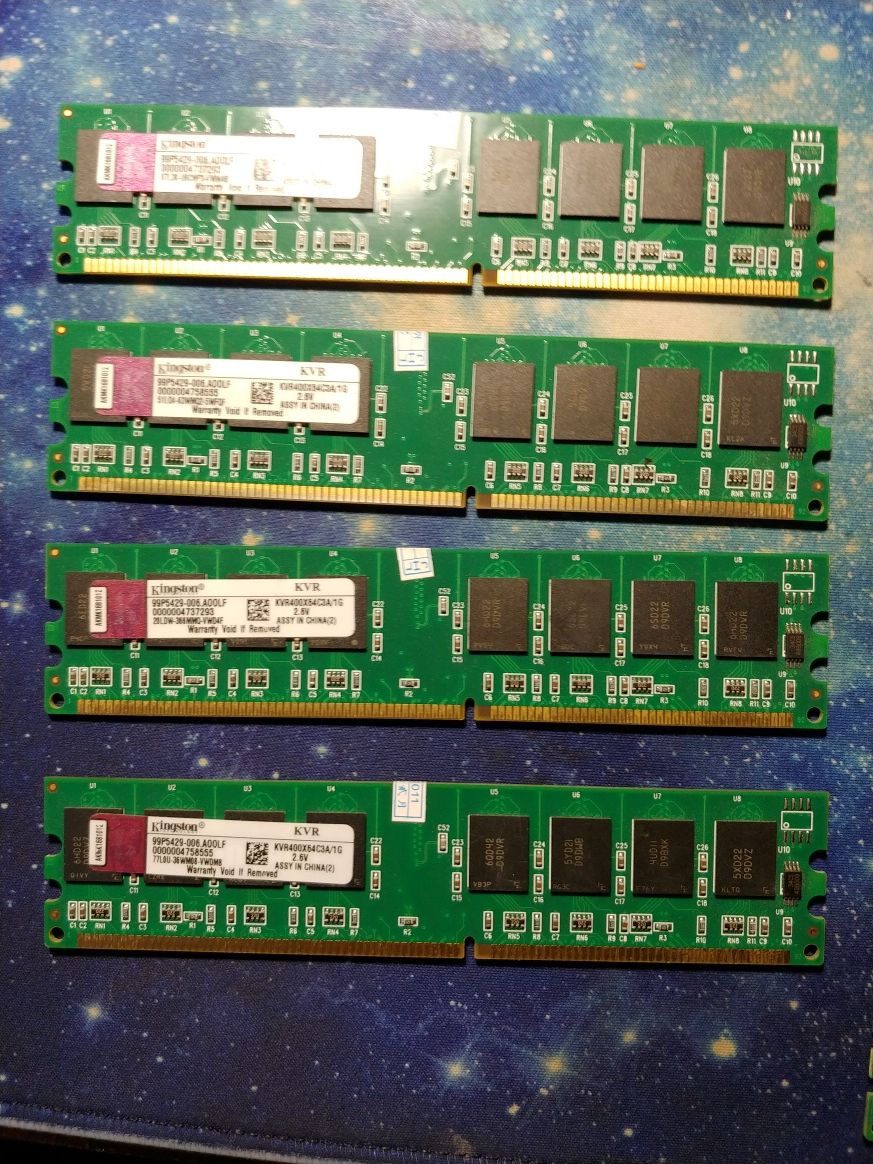 Оперативная память DDR1 Kingston 1GB