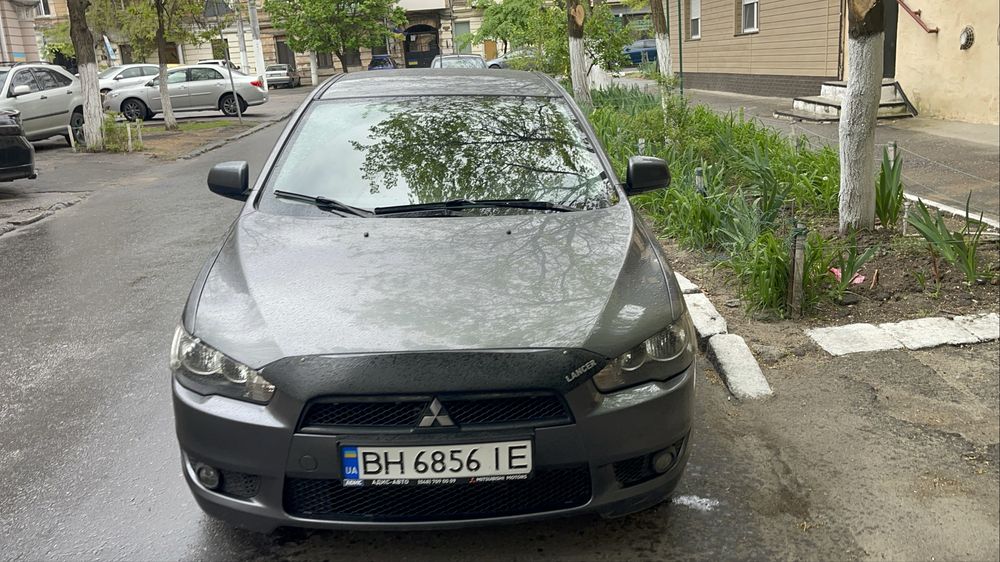 Продам лансер 10й