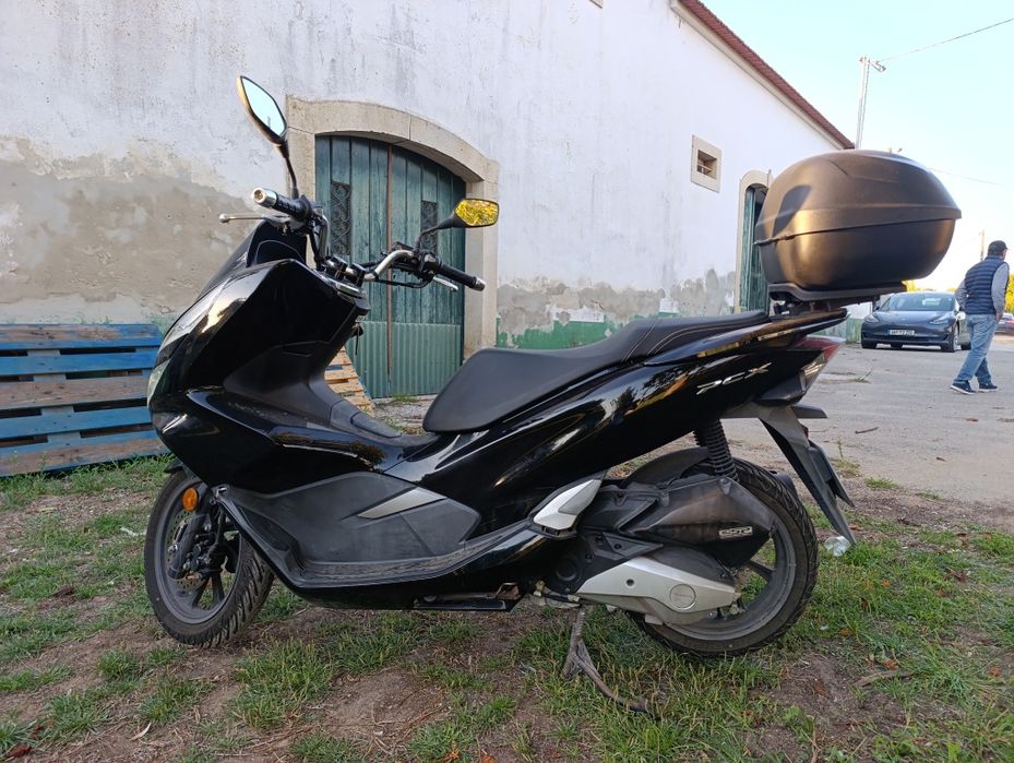 PCX Honda, em bom estado.