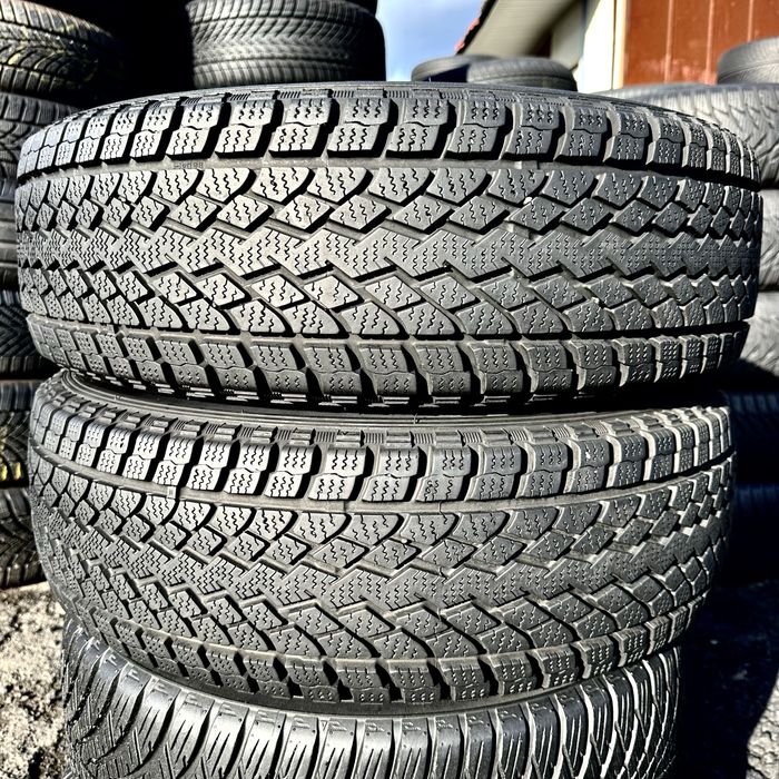 205/70/15 Yokohama Geolandar I/T | 90%остаток | зимние шины