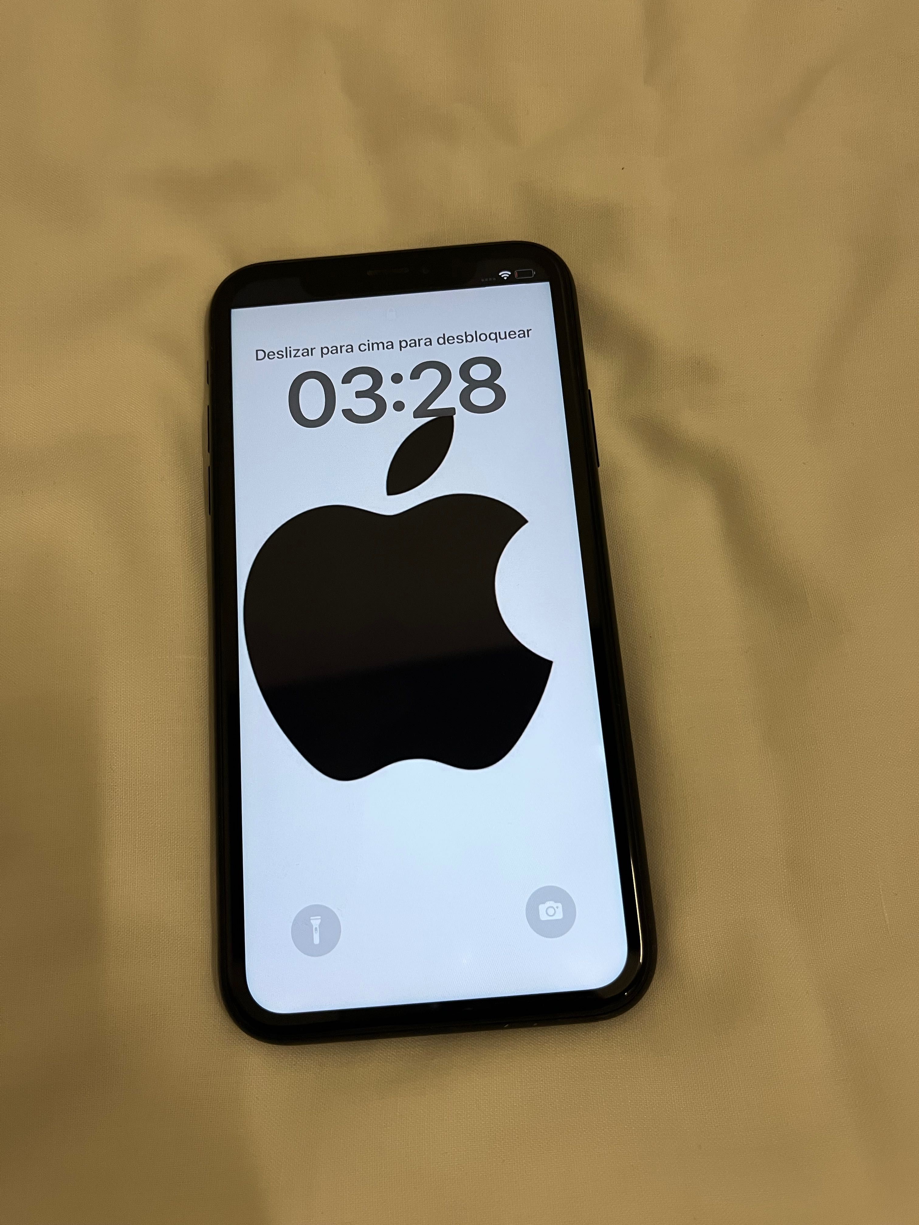 iPhone XR com caixa