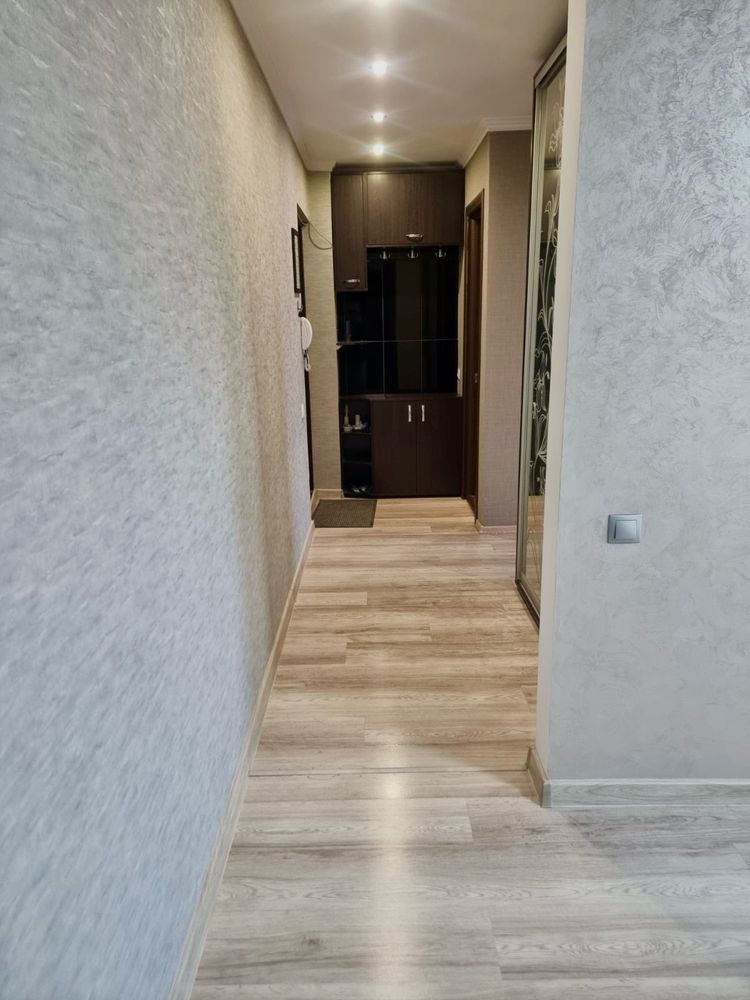 Продаю Красивую  3 х комнатную квартиру на ЮТЗ/ Театральная